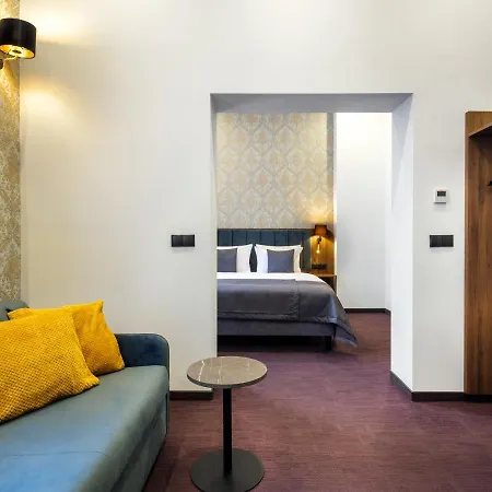 Apart Otel Old Market 4*