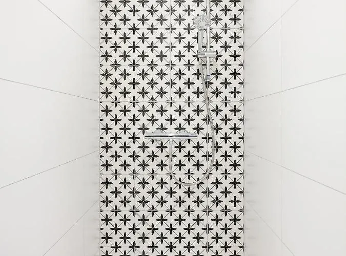 Old Market Aparthotel 4*