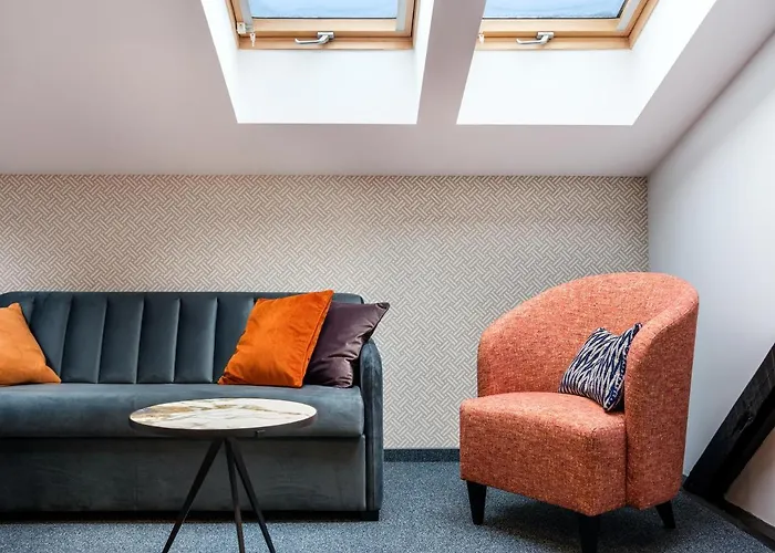 Old Market Aparthotel 4*