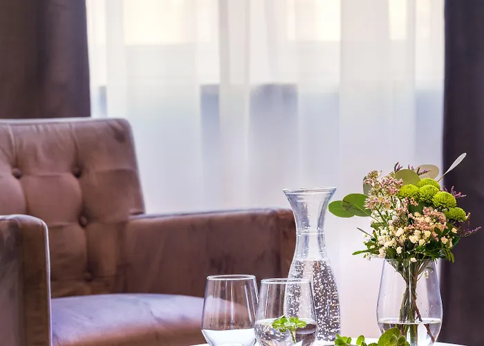 Old Market Aparthotel 4*