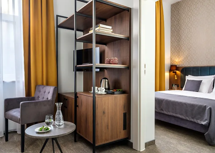 Aparthotel Old Market 4*